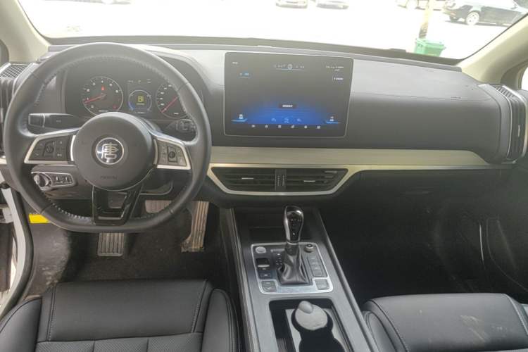 Used BYD Tang 2018 2.0T Automatic Smart Connect Prestige 7-Seater China V Standard Center Console