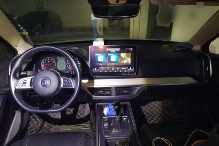 Used BYD Tang 2018 2.0T Automatic Smart Connect Prestige 7-Seater China V Standard Center Console