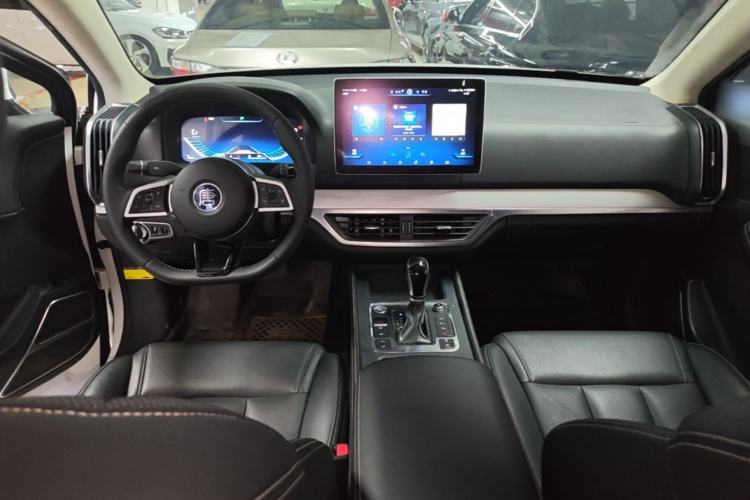 Used BYD Tang 2018 2.0T Automatic SmartConnect Prestige 7-Seater China V Standard Center Console