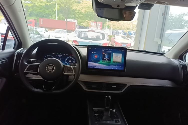Used BYD Tang 2018 2.0T Automatic SmartConnect Prestige 7-Seater China V Standard Center Console