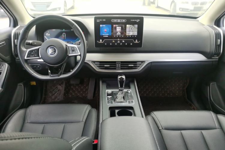 Used BYD Tang 2018 2.0T Automatic SmartConnect Prestige 7-Seater China V Standard Center Console
