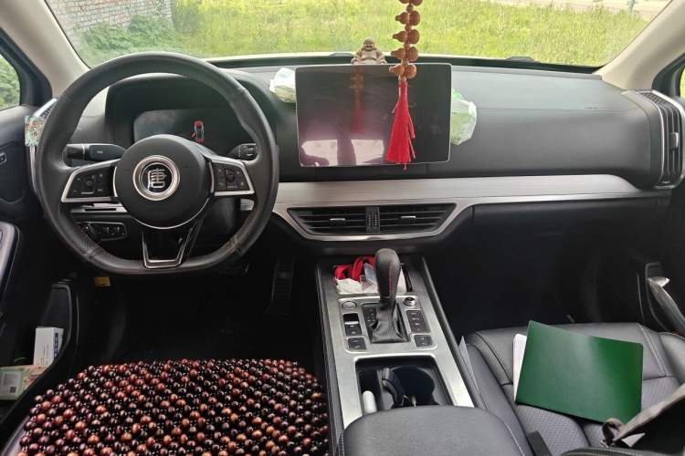 Used BYD Tang 2018 2.0T Automatic SmartConnect Prestige 7-Seater China V Standard Center Console