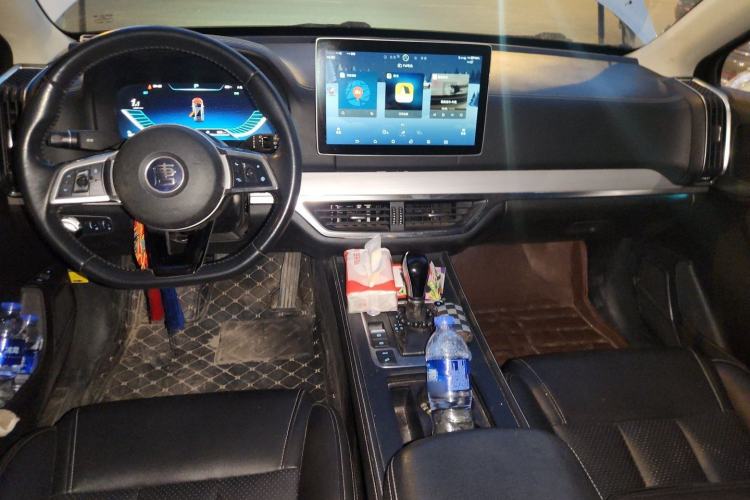 Used BYD Tang 2018 2.0T Automatic SmartConnect Prestige 7-Seater China V Standard Center Console