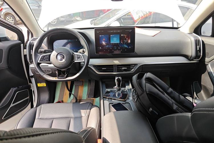 Used BYD Tang 2018 2.0T Automatic SmartConnect Prestige 7-Seater China V Standard Center Console