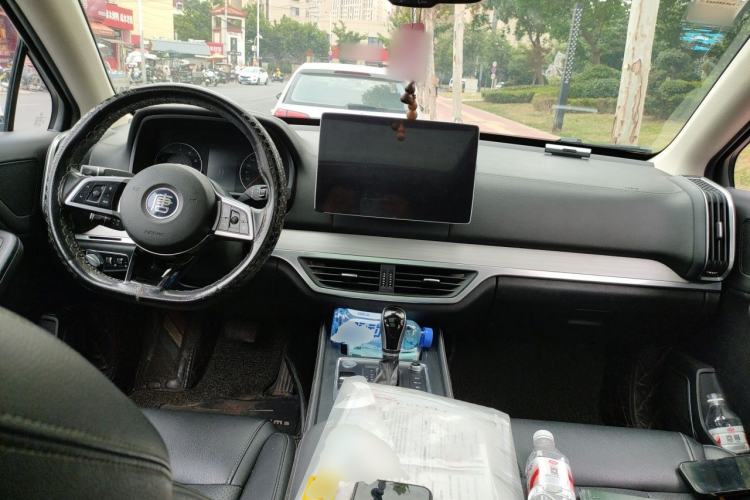 Used BYD Tang 2018 2.0T Automatic Smart Connect Prestige 7-Seater China V Standard Center Console