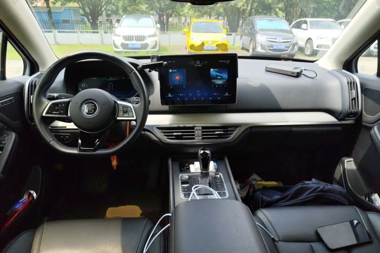 Used BYD Tang 2018 2.0T Automatic SmartConnect Prestige 7-Seater China V Standard Center Console