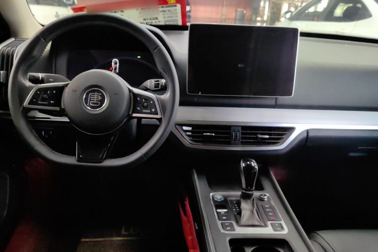 Used BYD Tang 2018 2.0T Automatic SmartConnect Prestige 7-Seater China V Standard Center Console