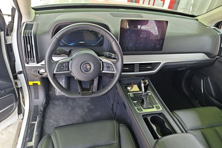 Used BYD Tang 2018 2.0T Automatic SmartConnect Prestige 7-Seater China V Standard Center Console