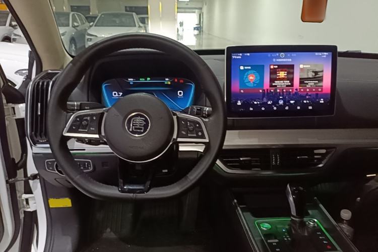 Used BYD Tang 2018 2.0T Automatic SmartConnect Prestige 7-Seater China V Standard Center Console