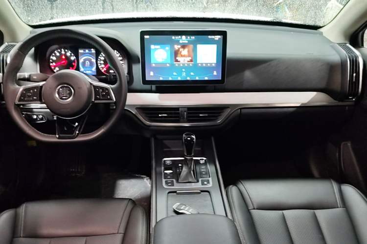 Used BYD Tang 2018 2.0T Automatic Smart Connect Prestige 7-Seater China V Standard Center Console