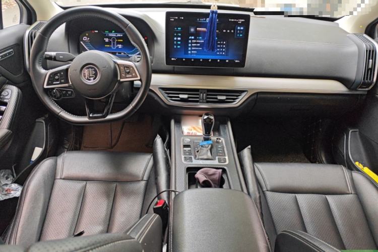 Used BYD Tang 2018 2.0T Automatic SmartConnect Prestige 7-Seater China V Standard Center Console