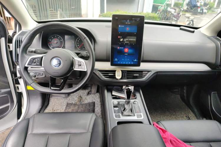 Used BYD Tang 2018 2.0T Automatic Smart Connect Prestige 7-Seater China V Standard Center Console