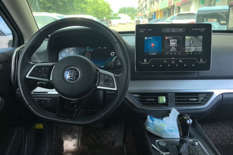 Used BYD Tang 2018 2.0T Automatic SmartConnect Prestige 7-Seater China V Standard Center Console