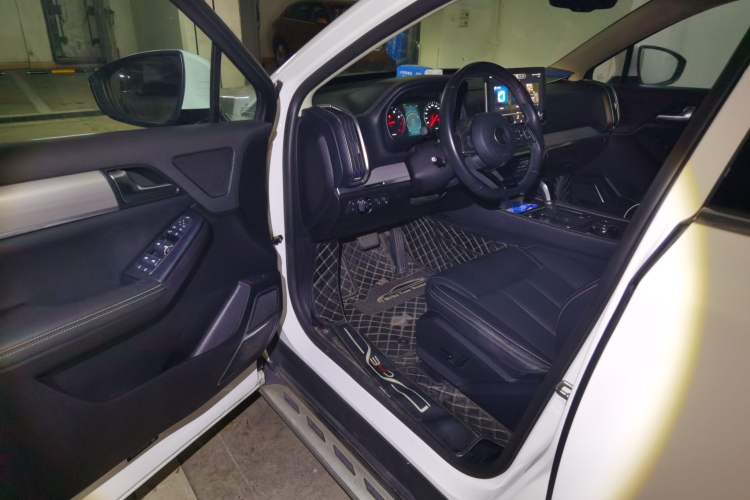 Used BYD Tang 2018 2.0T Automatic Smart Connect Prestige 7-Seater China V Standard Driver Seat