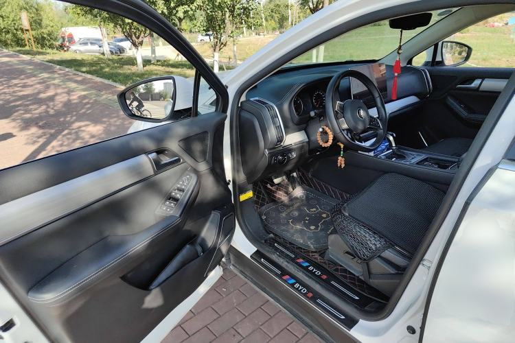 Used BYD Tang 2018 2.0T Automatic Smart Connect Prestige 7-Seater China V Standard Driver Seat