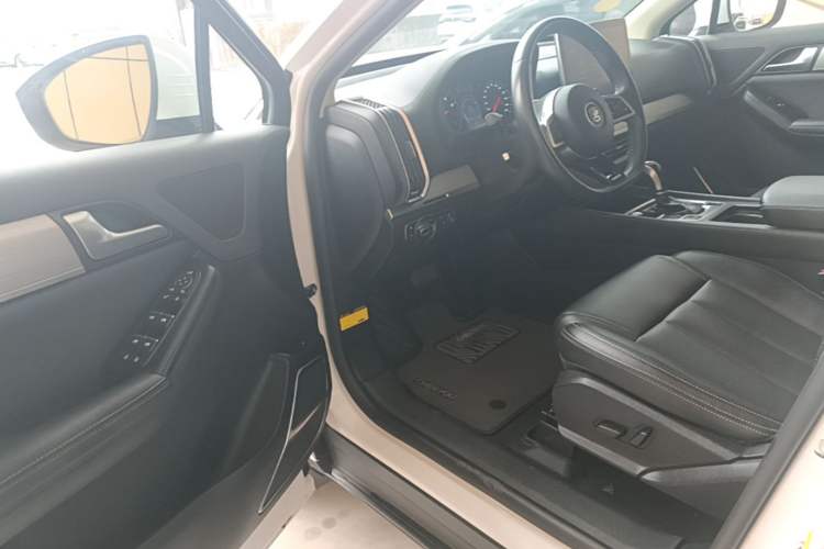 Used BYD Tang 2018 2.0T Automatic SmartConnect Luxury Edition 5 Seats China V Standard Driver Seat
