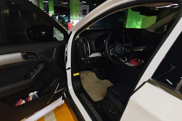 Used BYD Tang 2018 2.0T Automatic SmartConnect Prestige 7-Seater China V Standard Driver Seat