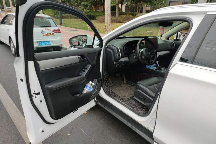 Used BYD Tang 2018 2.0T Automatic Smart Connect Prestige 7-Seater China V Standard Driver Seat