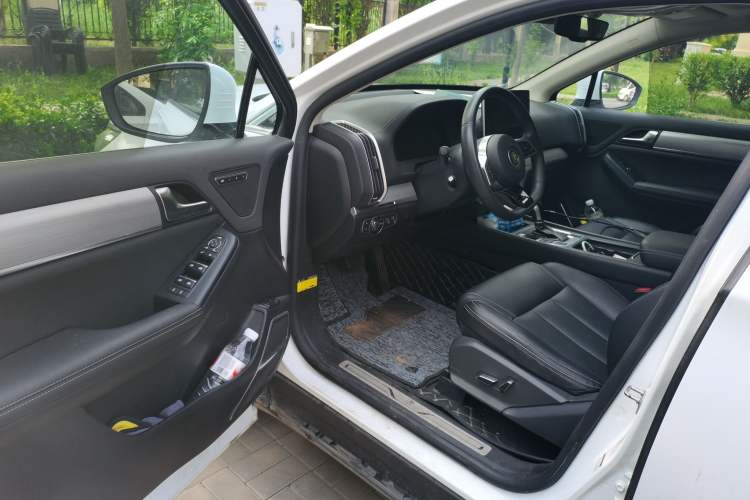 Used BYD Tang 2018 2.0T Automatic SmartConnect Prestige 7-Seater China V Standard Driver Seat