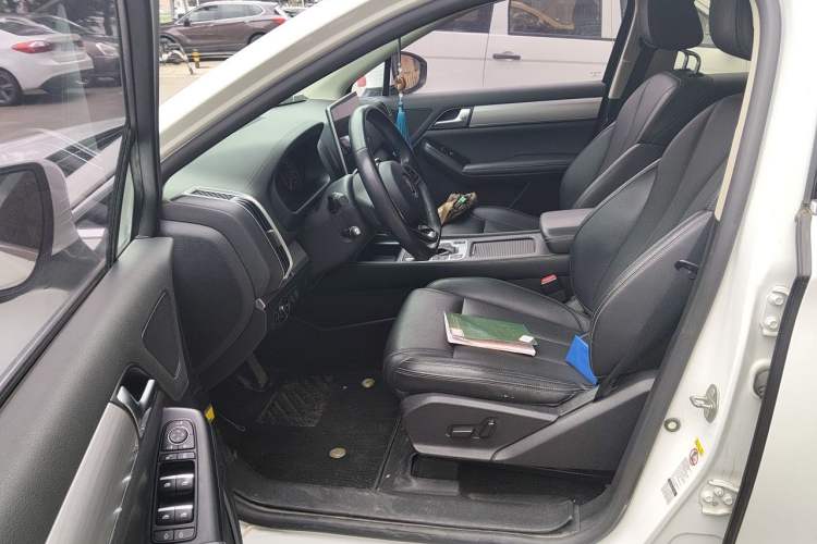Used BYD Tang 2018 2.0T Automatic Smart Connect Prestige 7-Seater China V Standard Driver Seat