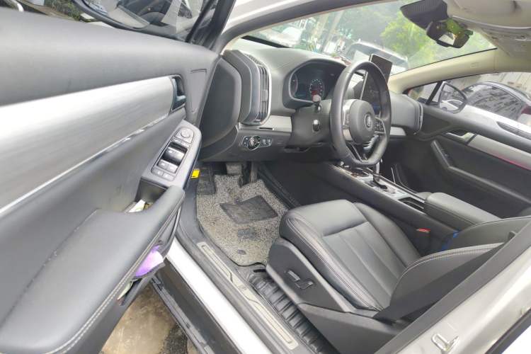 Used BYD Tang 2018 2.0T Automatic Smart Connect Prestige 7-Seater China V Standard Driver Seat