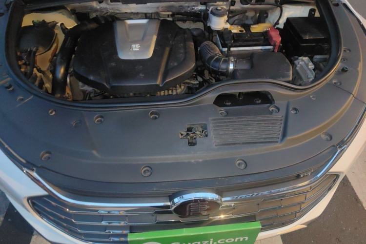 Used BYD Tang 2018 2.0T Automatic Smart Connect Prestige 7-Seater China V Standard Engine Bay
