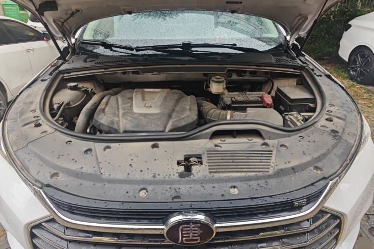 Used BYD Tang 2018 2.0T Automatic SmartConnect Prestige 7-Seater China V Standard Engine Bay