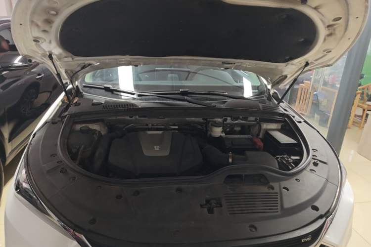 Used BYD Tang 2018 2.0T Automatic SmartConnect Prestige 7-Seater China V Standard Engine Bay