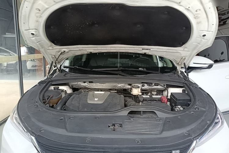 Used BYD Tang 2018 2.0T Automatic SmartConnect Prestige 7-Seater China V Standard Engine Bay