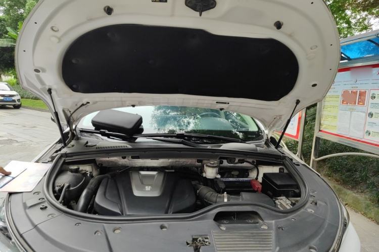 Used BYD Tang 2018 2.0T Automatic SmartConnect Prestige 7-Seater China V Standard Engine Bay