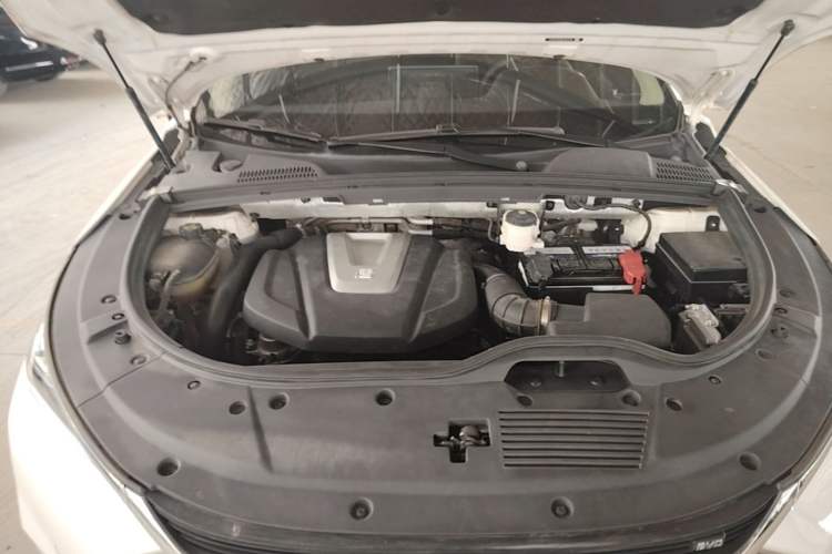Used BYD Tang 2018 2.0T Automatic Smart Connect Prestige 7-Seater China V Standard Engine Bay