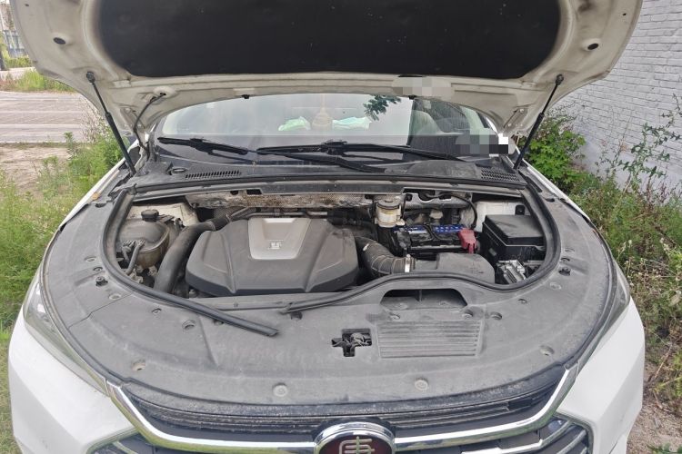 Used BYD Tang 2018 2.0T Automatic SmartConnect Prestige 7-Seater China V Standard Engine Bay