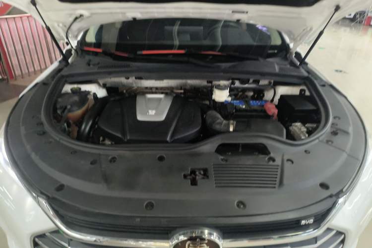 Used BYD Tang 2018 2.0T Automatic SmartConnect Prestige 7-Seater China V Standard Engine Bay