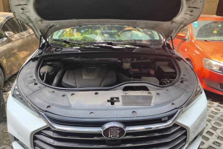 Used BYD Tang 2018 2.0T Automatic SmartConnect Prestige 7-Seater China V Standard Engine Bay