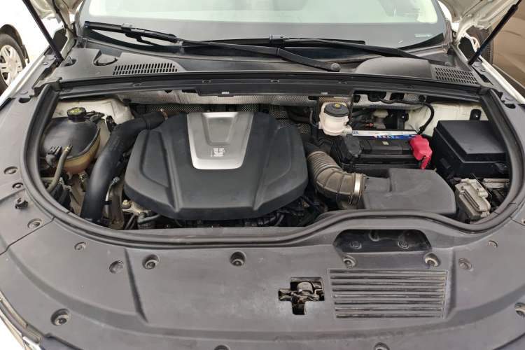 Used BYD Tang 2018 2.0T Automatic SmartConnect Luxury 7-Seater China V Emission Standard Engine Bay