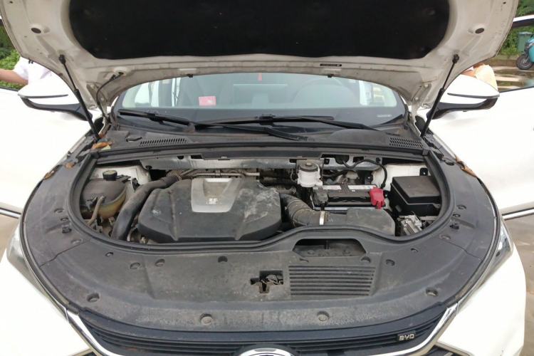 Used BYD Tang 2018 2.0T Automatic SmartConnect Prestige 7-Seater China V Standard Engine Bay