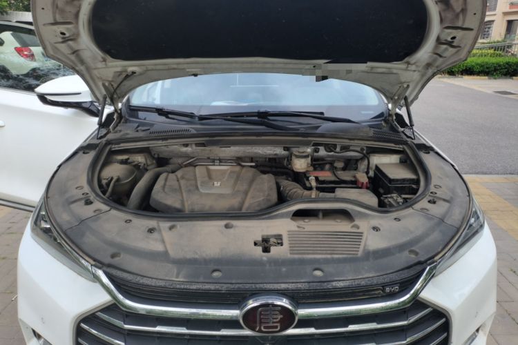 Used BYD Tang 2018 2.0T Automatic SmartConnect Prestige 7-Seater China V Standard Engine Bay