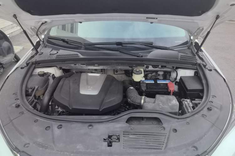 Used BYD Tang 2018 2.0T Automatic SmartConnect Luxury Edition 5 Seats China V Standard Engine Bay