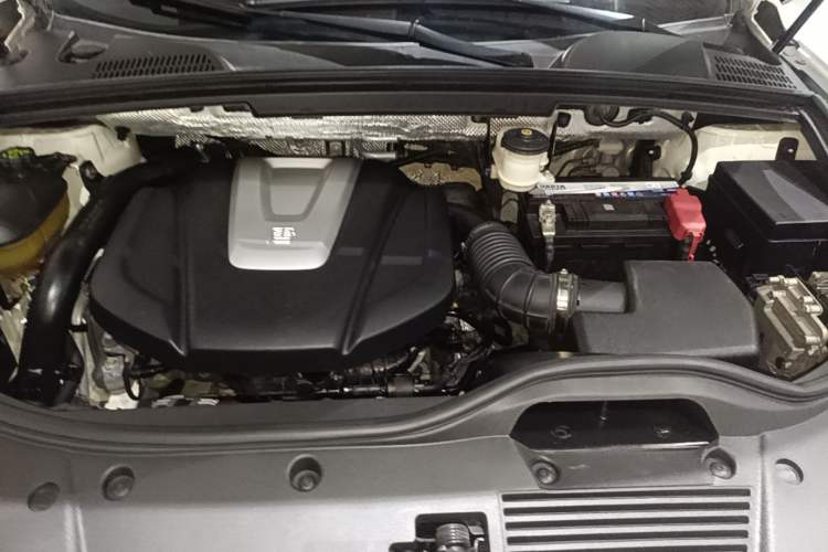 Used BYD Tang 2018 2.0T Automatic SmartConnect Prestige 7-Seater China V Standard Engine Bay