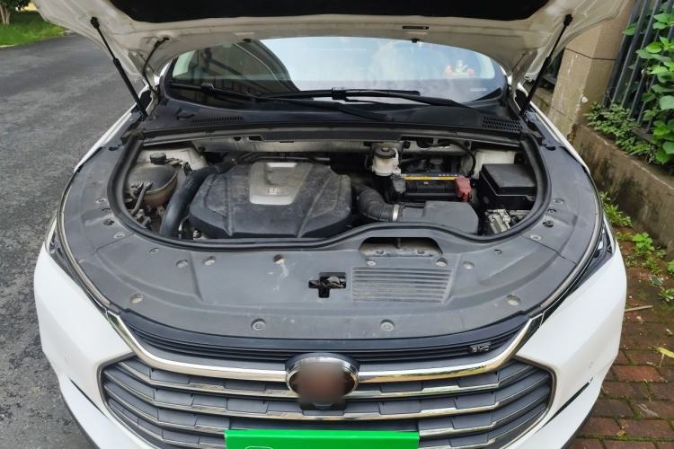 Used BYD Tang 2018 2.0T Automatic SmartConnect Prestige 7-Seater China V Standard Engine Bay
