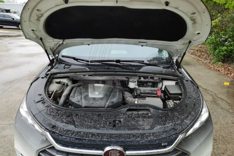 Used BYD Tang 2018 2.0T Automatic SmartConnect Luxury Edition 5 Seats China V Standard Engine Bay