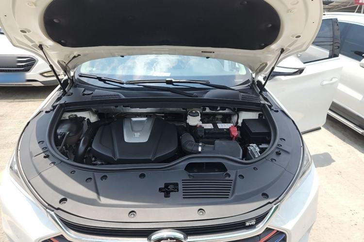 Used BYD Tang 2018 2.0T Automatic Smart Connect Prestige 7-Seater China V Standard Engine Bay