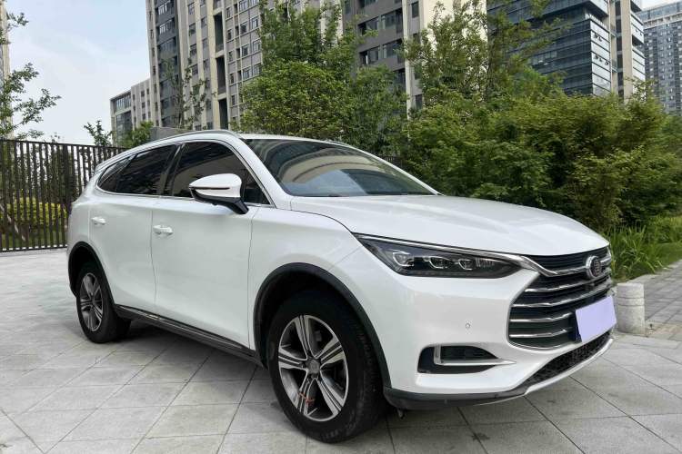 Used BYD Tang 2018 2.0T Automatic SmartConnect Luxury Edition 5 Seats China V Standard Exterior 3