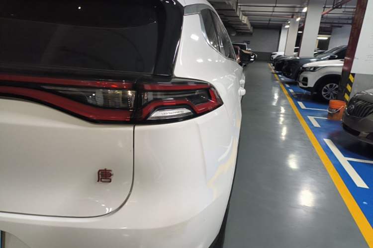 Used BYD Tang 2018 2.0T Automatic SmartConnect Prestige 7-Seater China V Standard Exterior 3