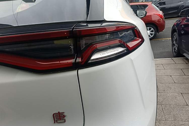 Used BYD Tang 2018 2.0T Automatic SmartConnect Prestige 7-Seater China V Standard Exterior 3