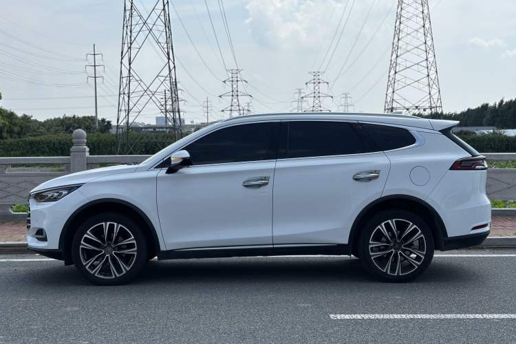 Used BYD Tang 2018 2.0T Automatic SmartConnect Prestige 7-Seater China V Standard Exterior 3