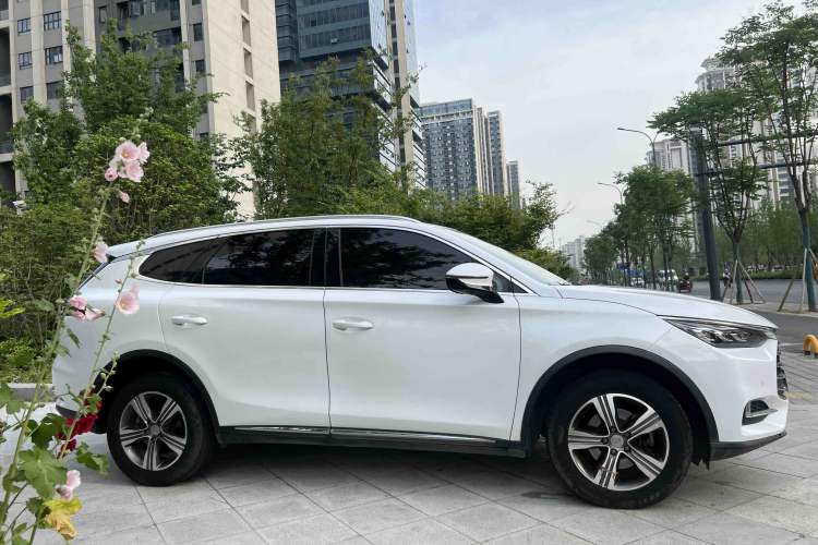 Used BYD Tang 2018 2.0T Automatic SmartConnect Luxury Edition 5 Seats China V Standard Exterior 5