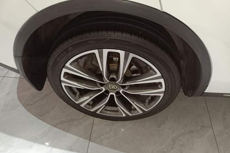 Used BYD Tang 2018 2.0T Automatic SmartConnect Prestige 7-Seater China V Standard Exterior 5