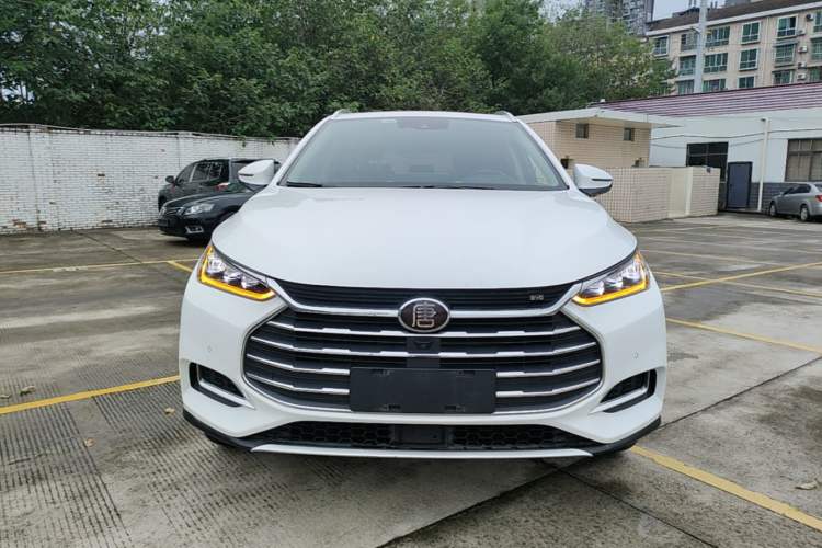 Used BYD Tang 2018 2.0T Automatic SmartConnect Prestige 7-Seater China V Standard Front