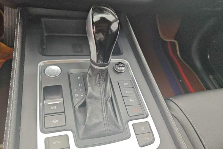 Used BYD Tang 2018 2.0T Automatic SmartConnect Prestige 7-Seater China V Standard Gear Lever